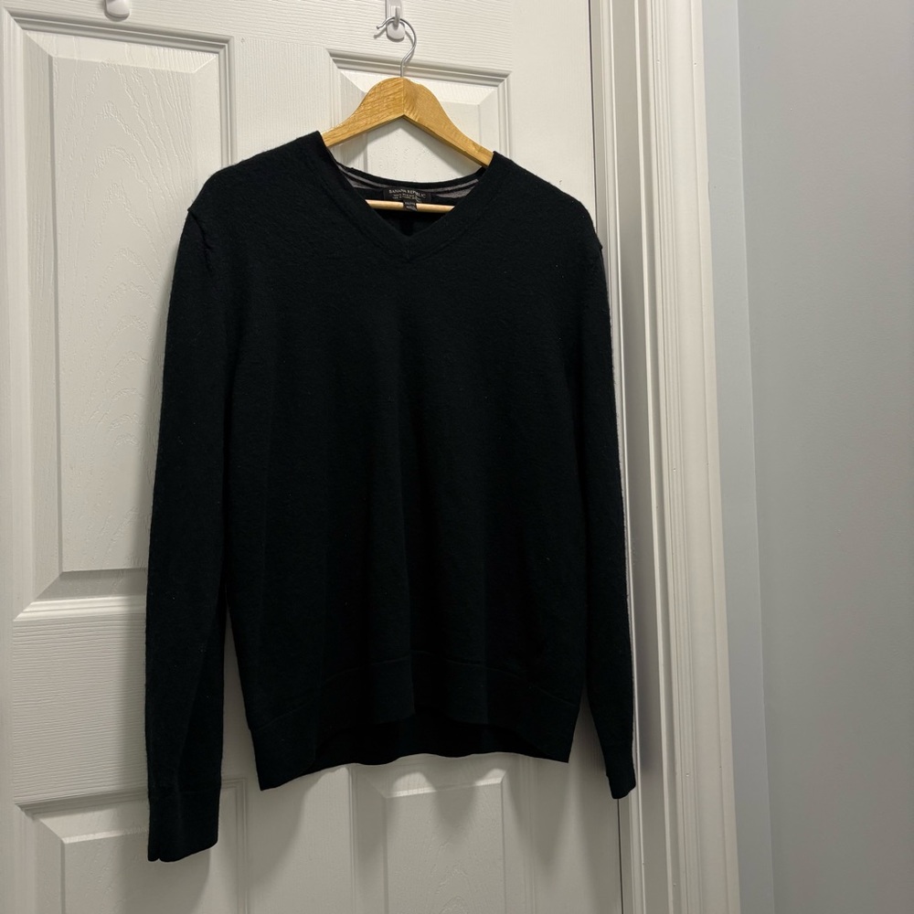 Banana Republic Men's Black V-Neck Sweater -  100% Merino Wool. Size XXL